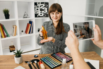How to Start a Cosmetics Business With a Global Brand in 7 Simple Steps